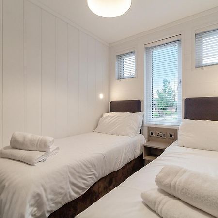 Norfolk Woods Resort And Spa Narborough  외부 사진