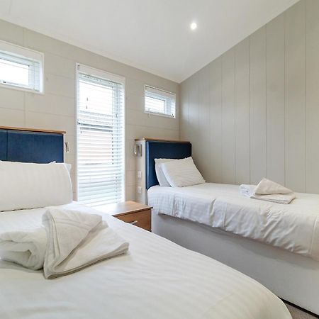 Norfolk Woods Resort And Spa Narborough  외부 사진