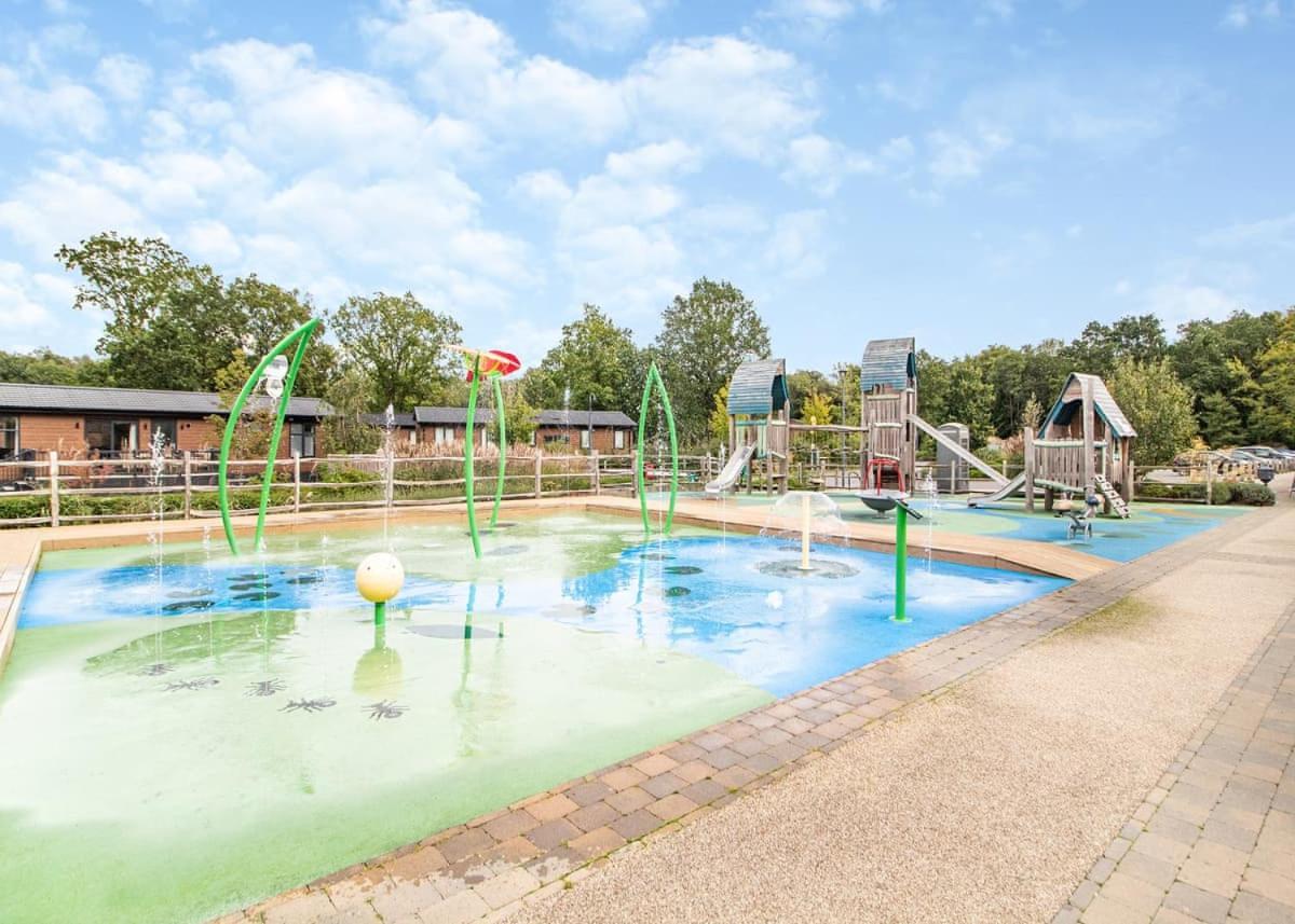 Norfolk Woods Resort And Spa Narborough  외부 사진