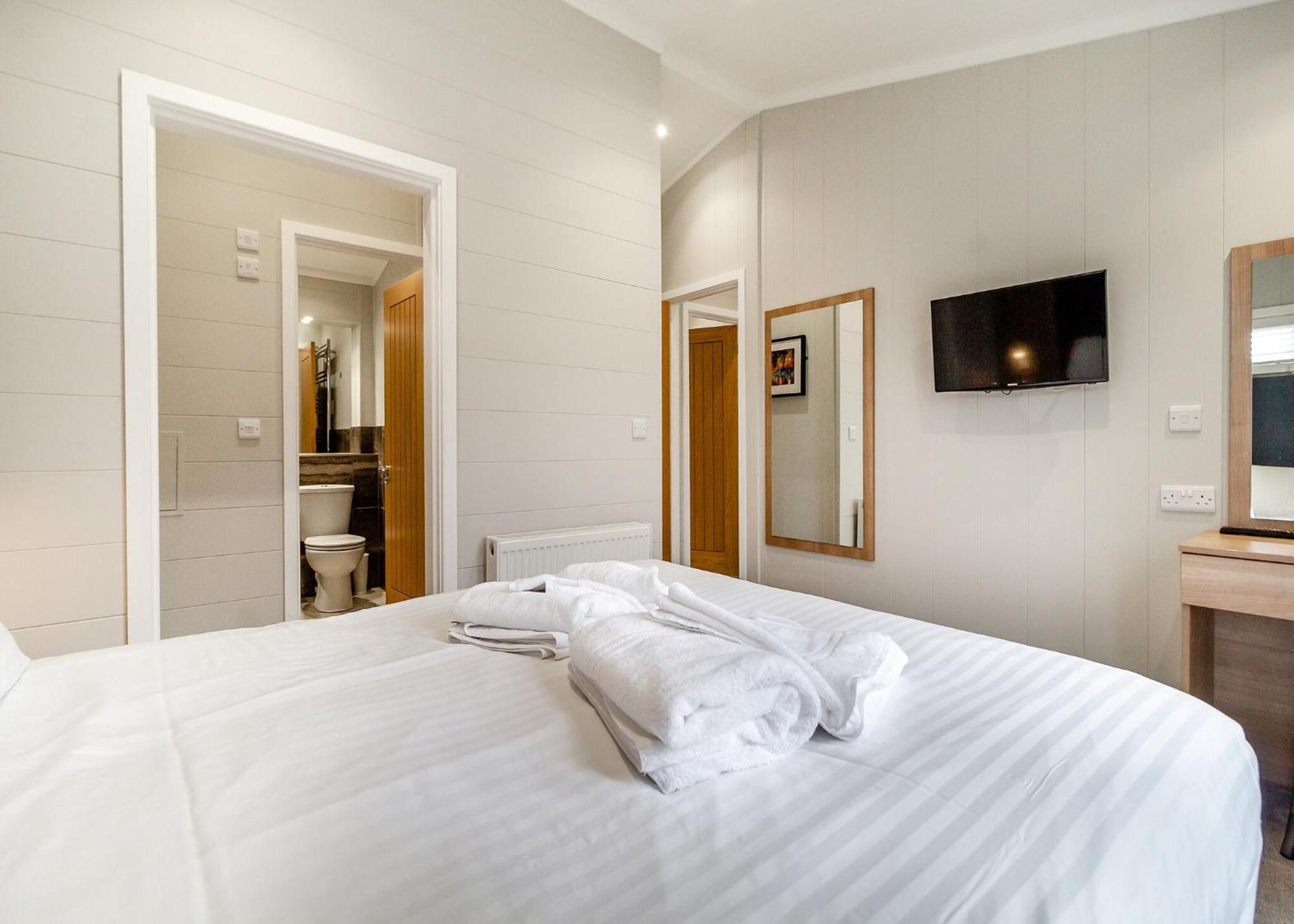 Norfolk Woods Resort And Spa Narborough  외부 사진