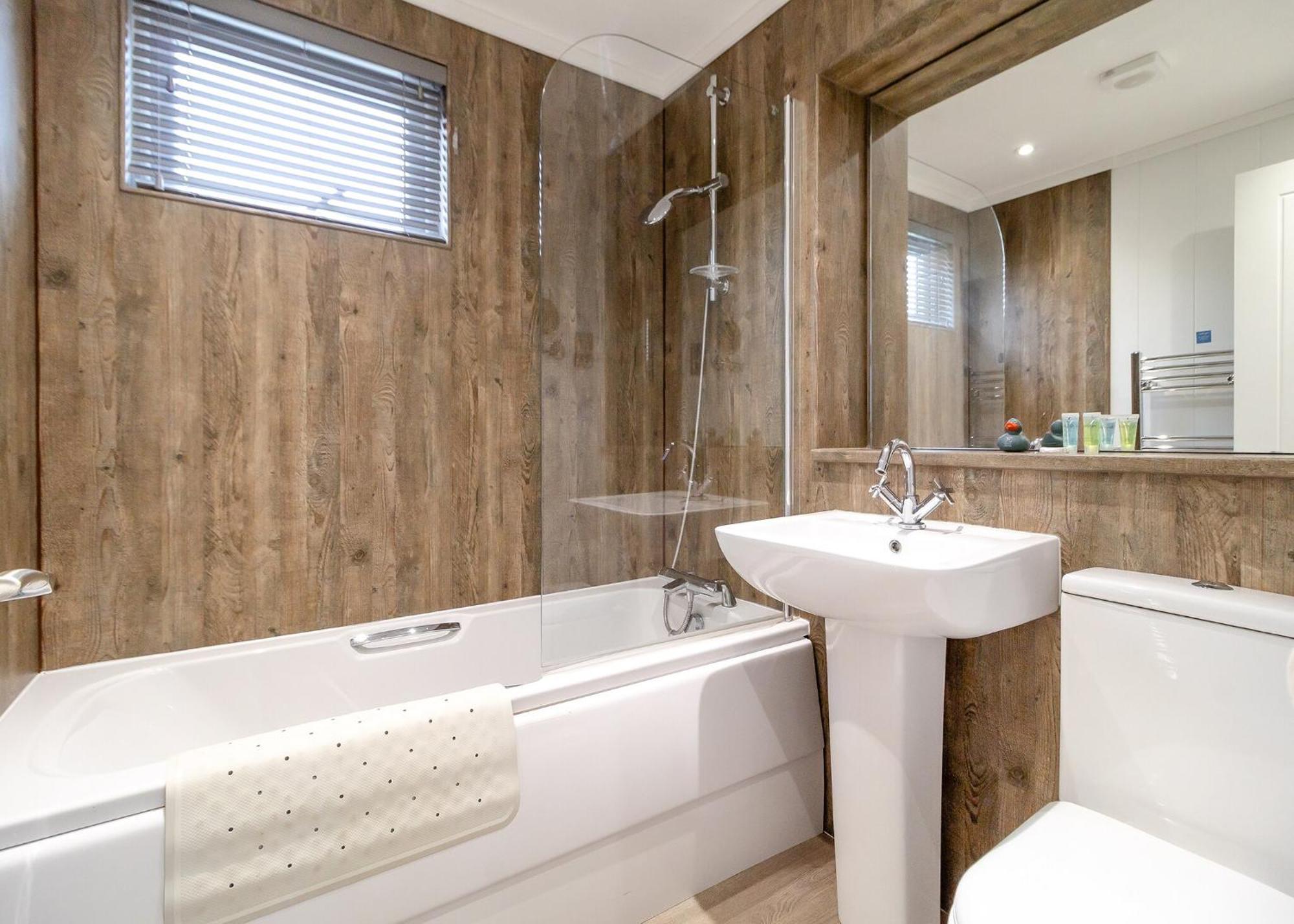 Norfolk Woods Resort And Spa Narborough  외부 사진