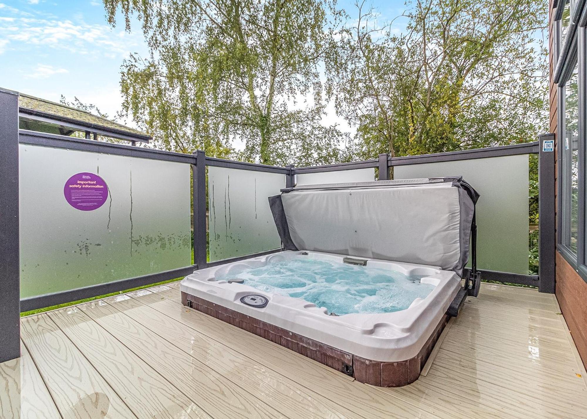 Norfolk Woods Resort And Spa Narborough  외부 사진